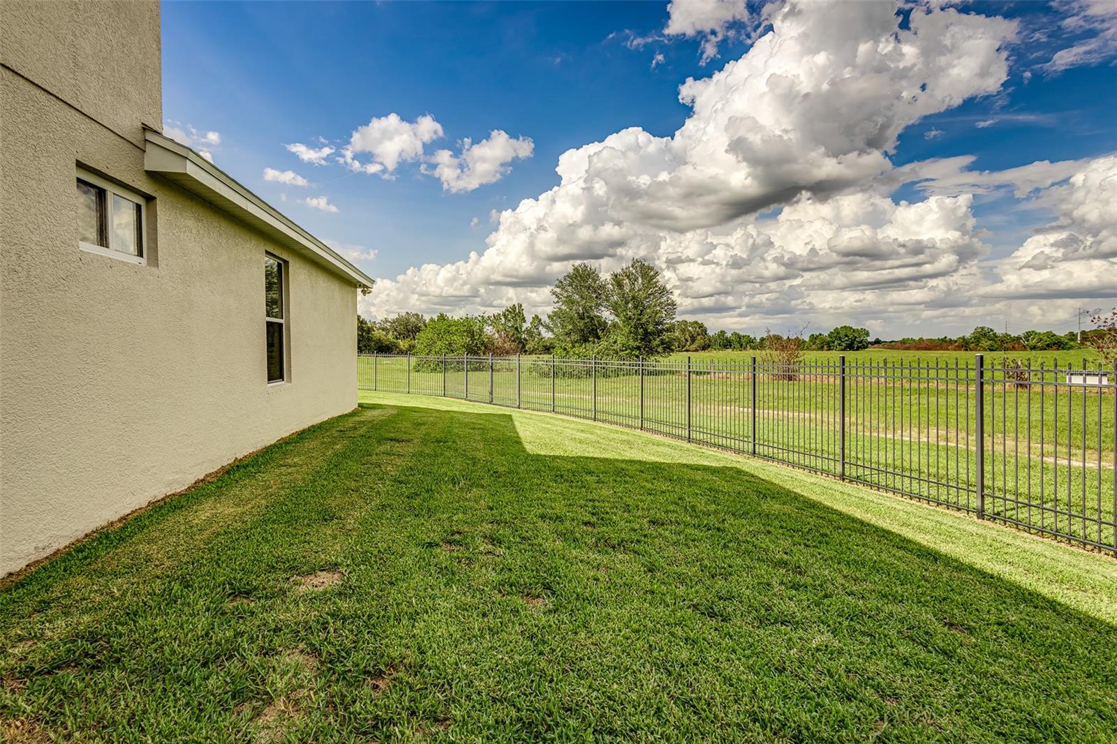 1886 SHERWOOD LAKES BLVD