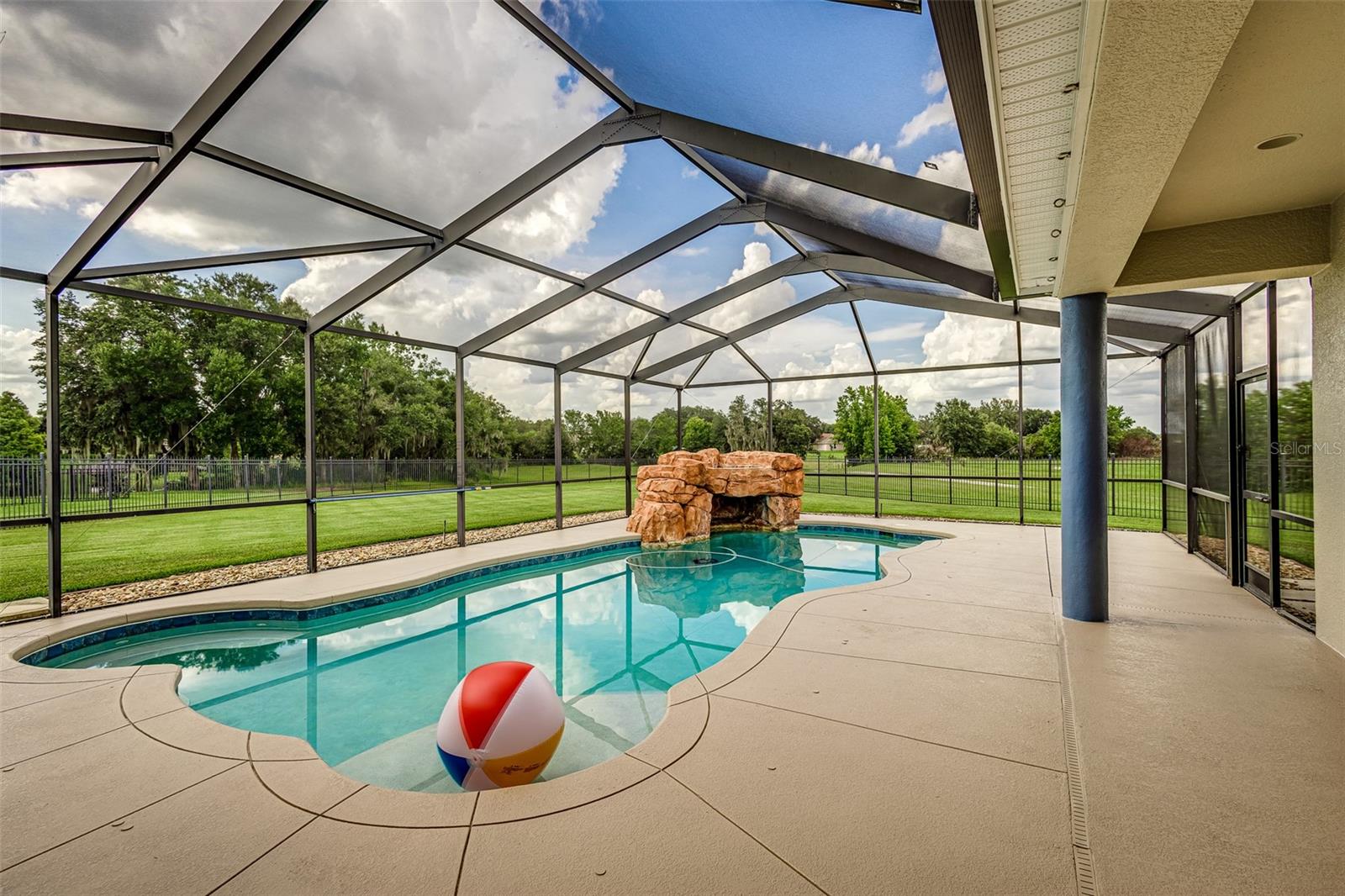 1886 SHERWOOD LAKES BLVD