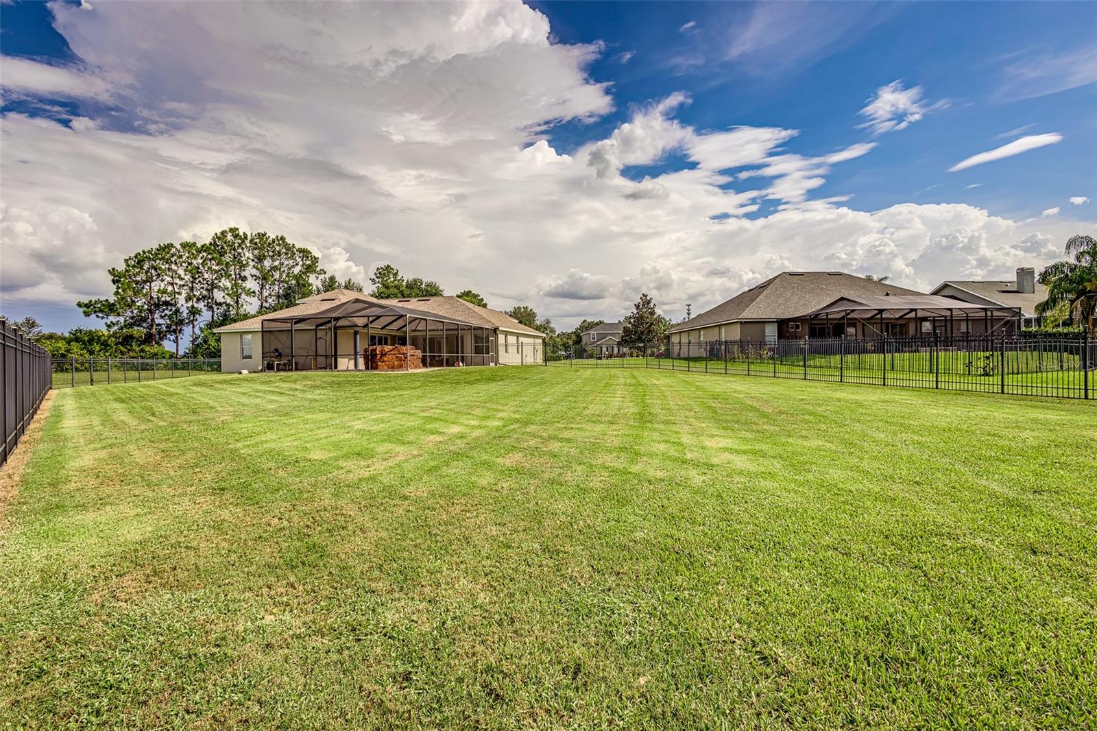 1886 SHERWOOD LAKES BLVD