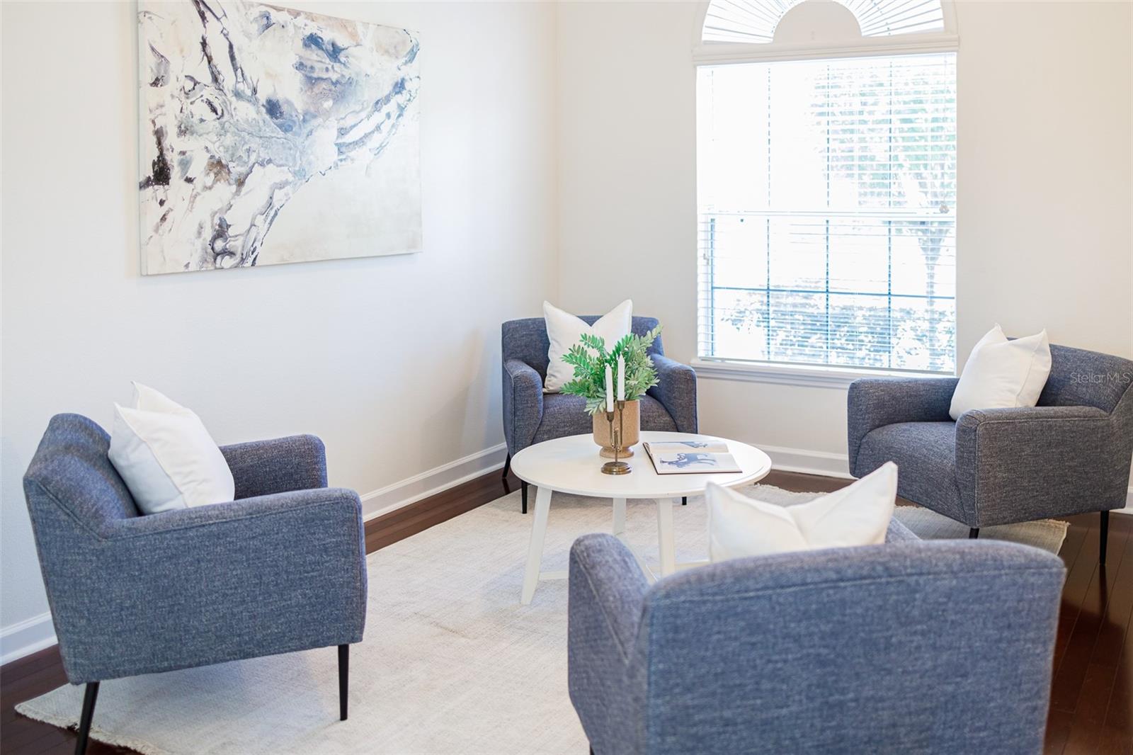 1886 SHERWOOD LAKES BLVD