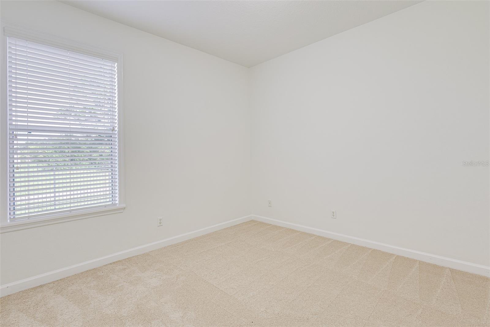 1886 SHERWOOD LAKES BLVD