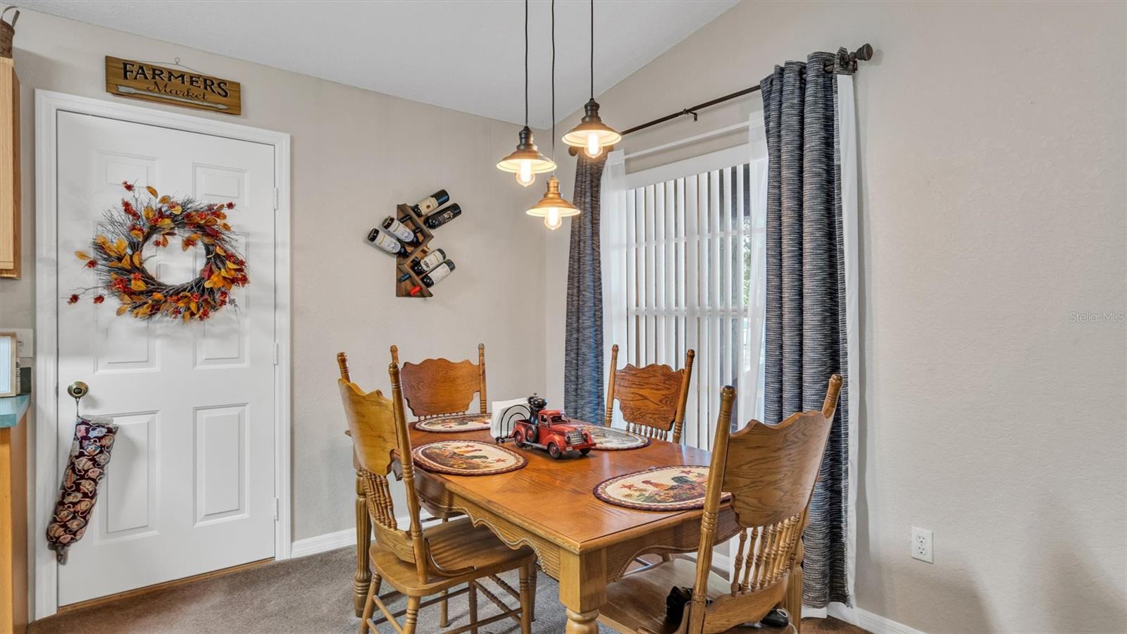 250 DIAMOND RIDGE BLVD