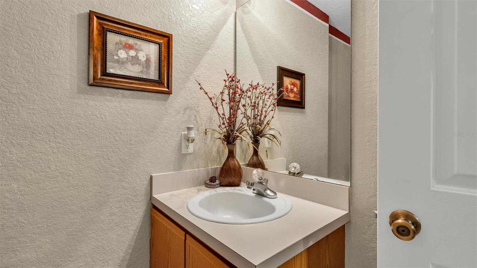 250 DIAMOND RIDGE BLVD