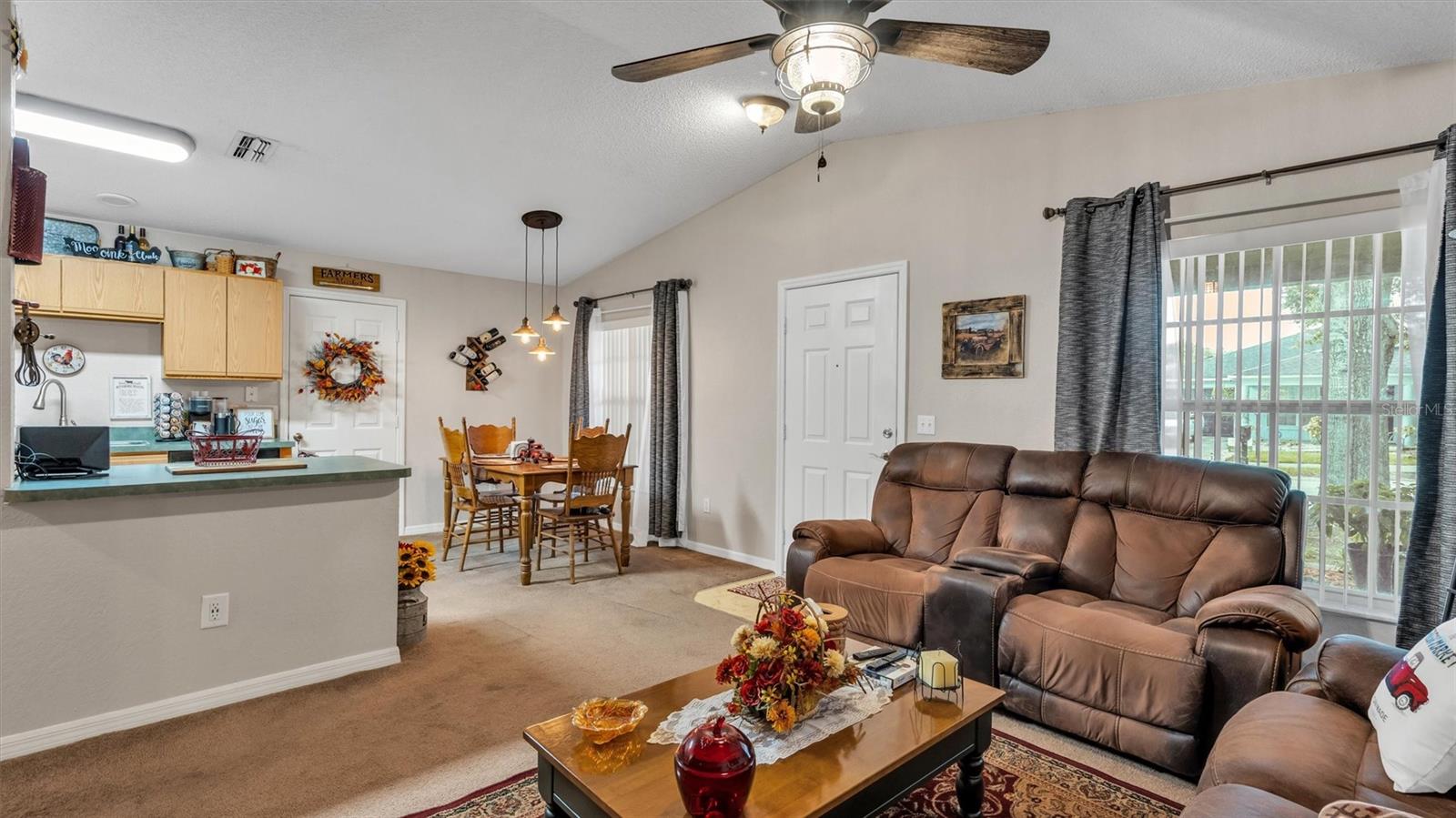 250 DIAMOND RIDGE BLVD