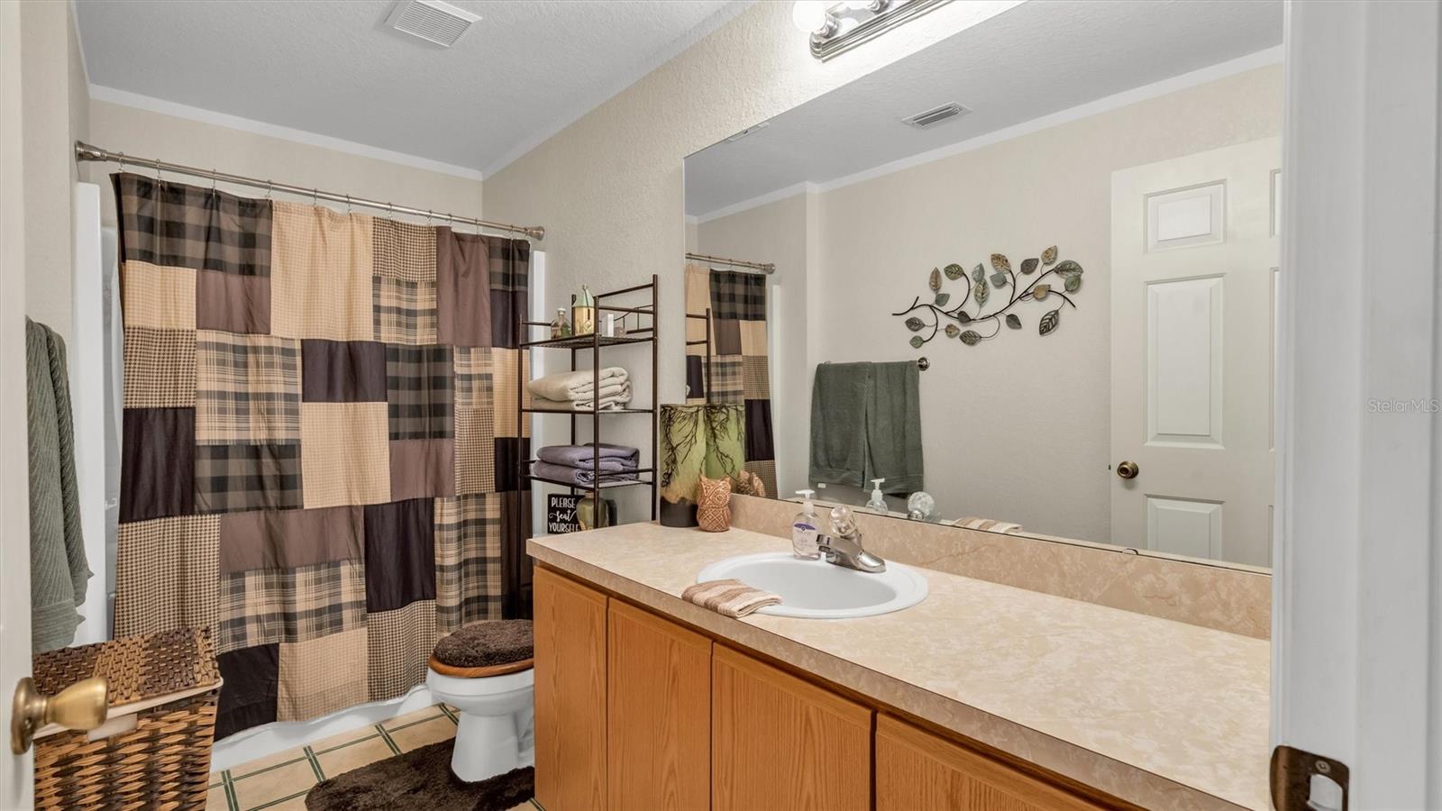 250 DIAMOND RIDGE BLVD