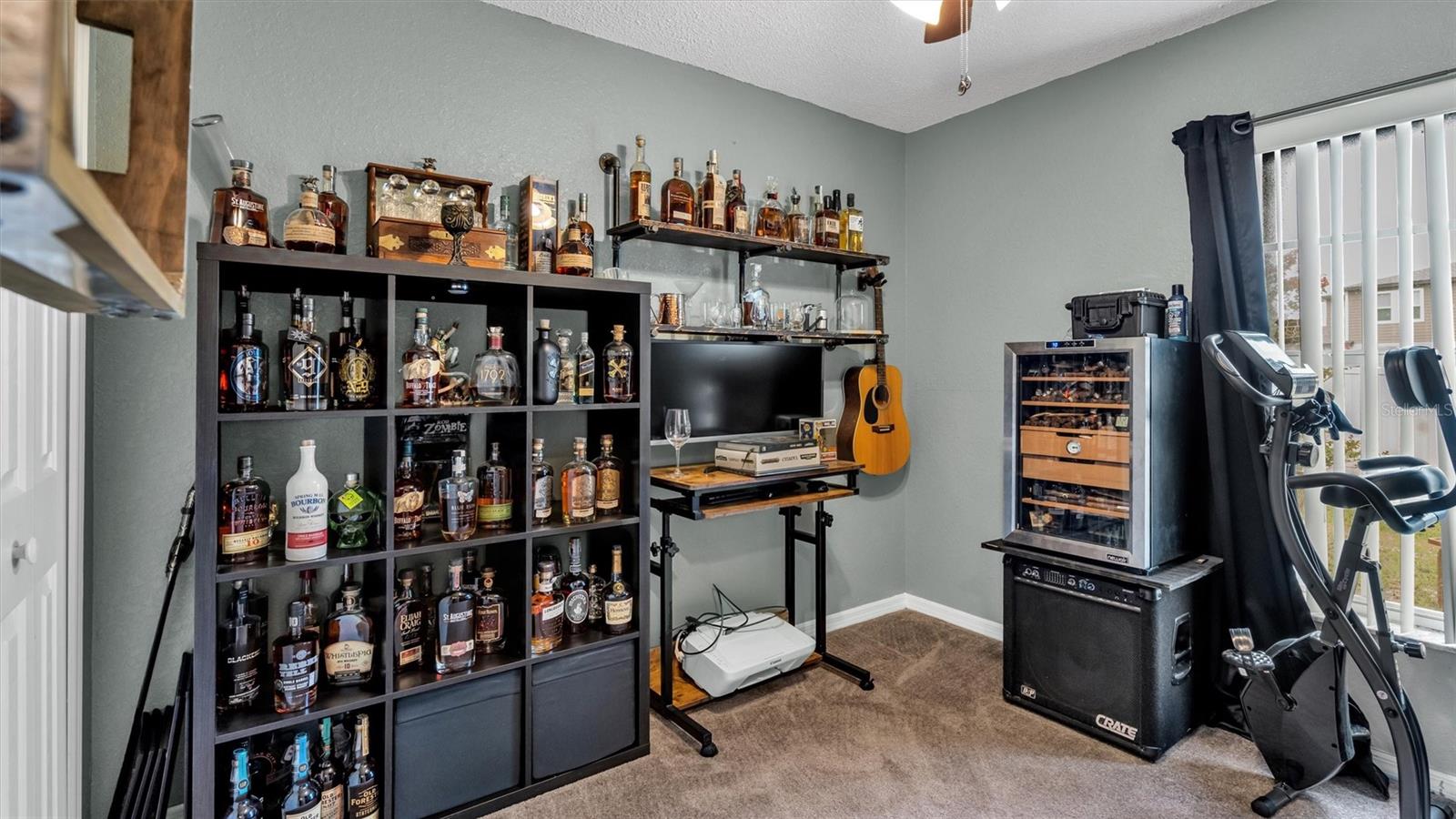 250 DIAMOND RIDGE BLVD