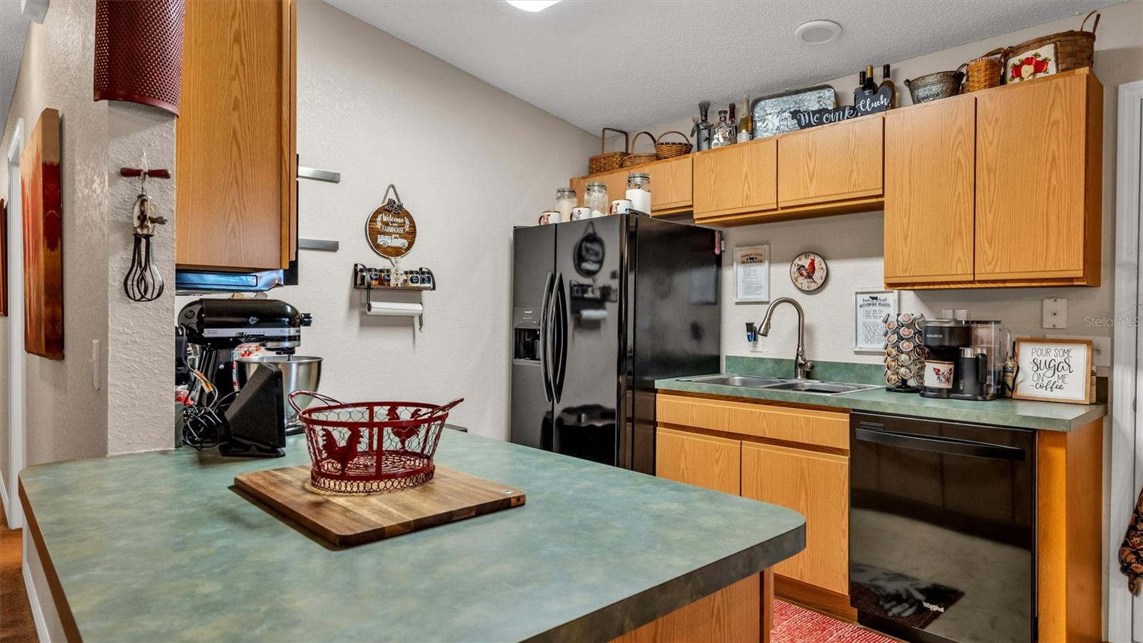 250 DIAMOND RIDGE BLVD