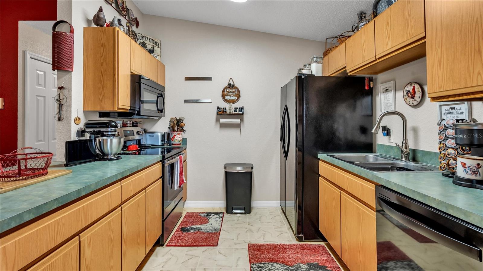 250 DIAMOND RIDGE BLVD