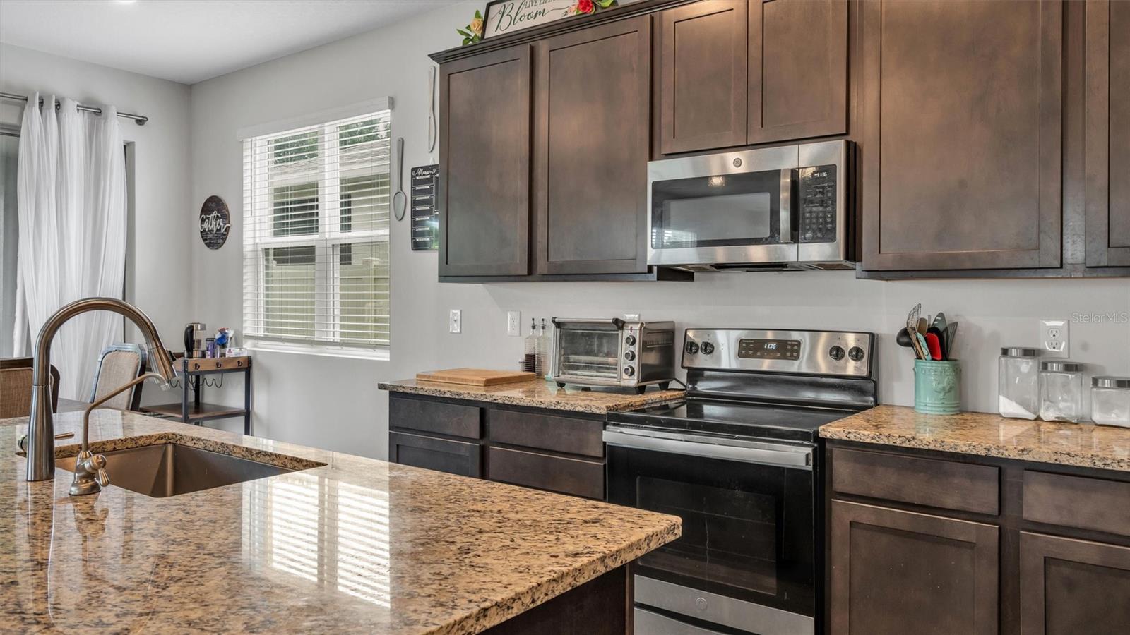 5737 ARLINGTON RIVER DR