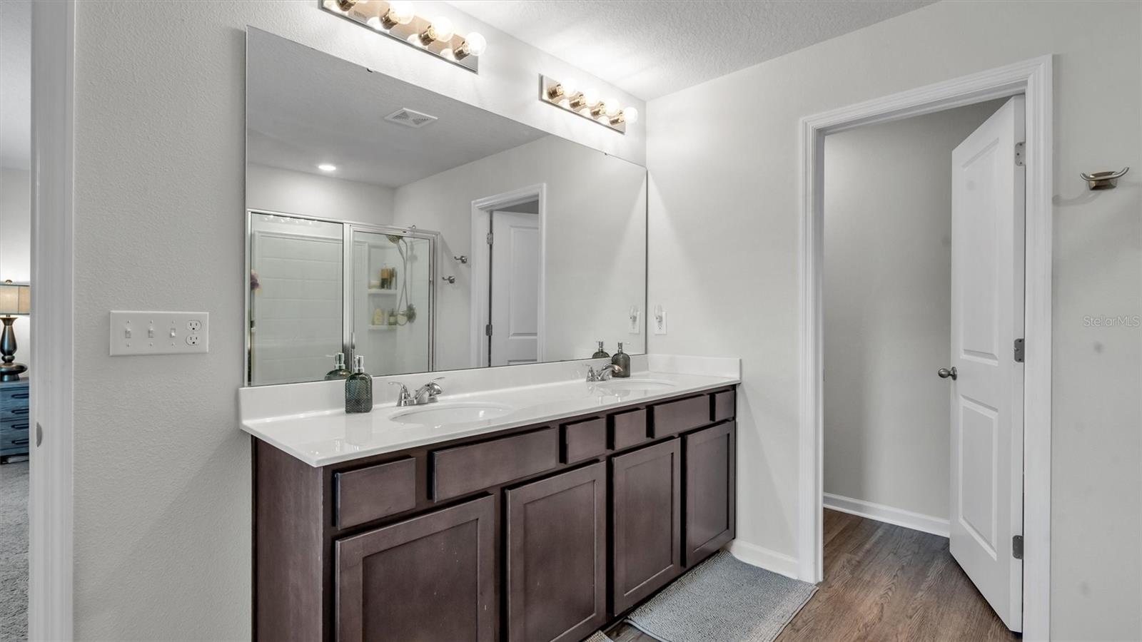 5737 ARLINGTON RIVER DR