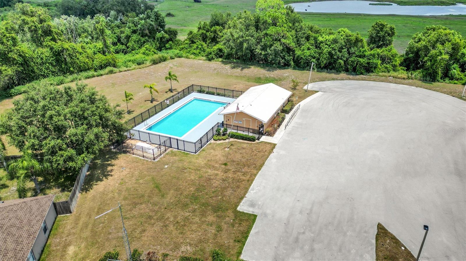 3264 WHISPERING TRAILS AVE