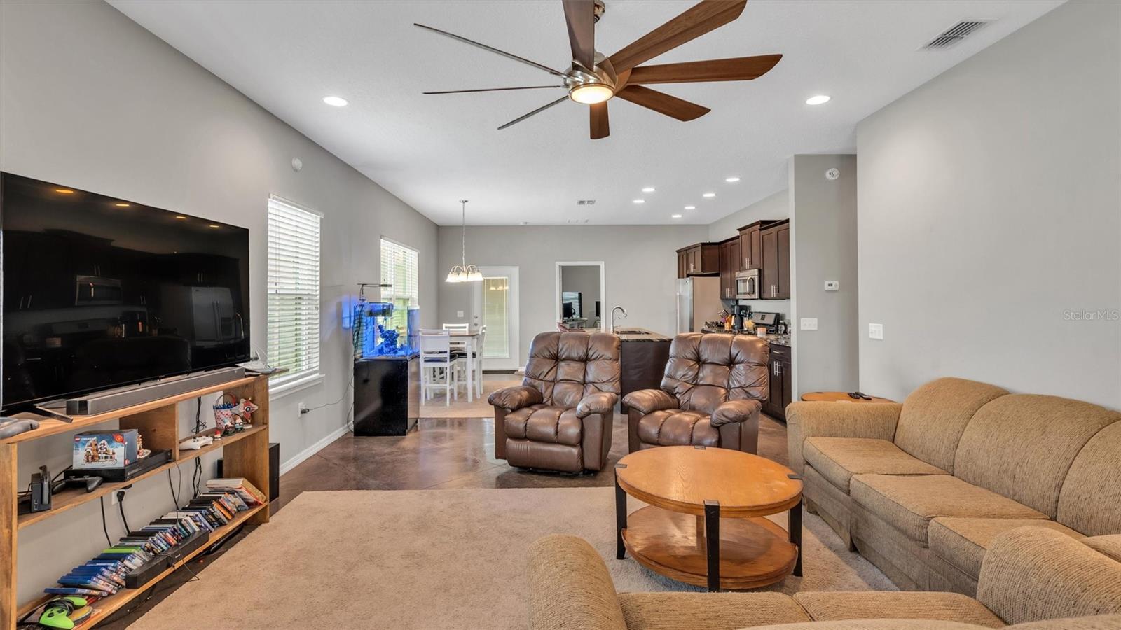 3264 WHISPERING TRAILS AVE