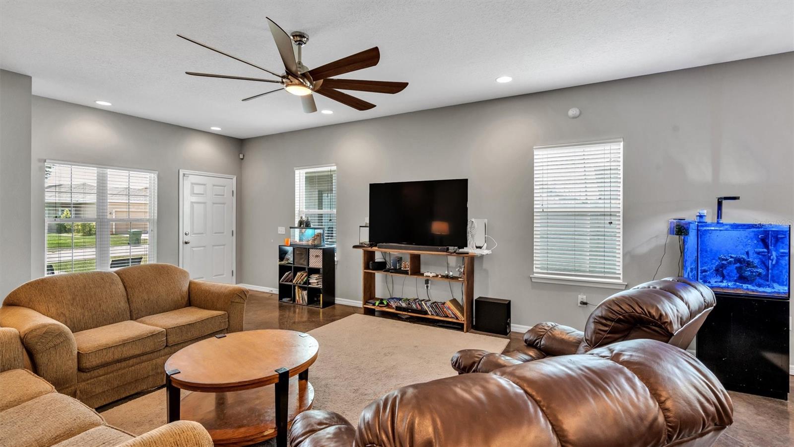 3264 WHISPERING TRAILS AVE