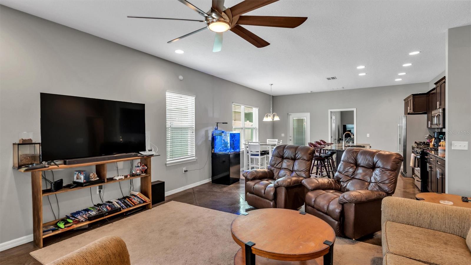 3264 WHISPERING TRAILS AVE