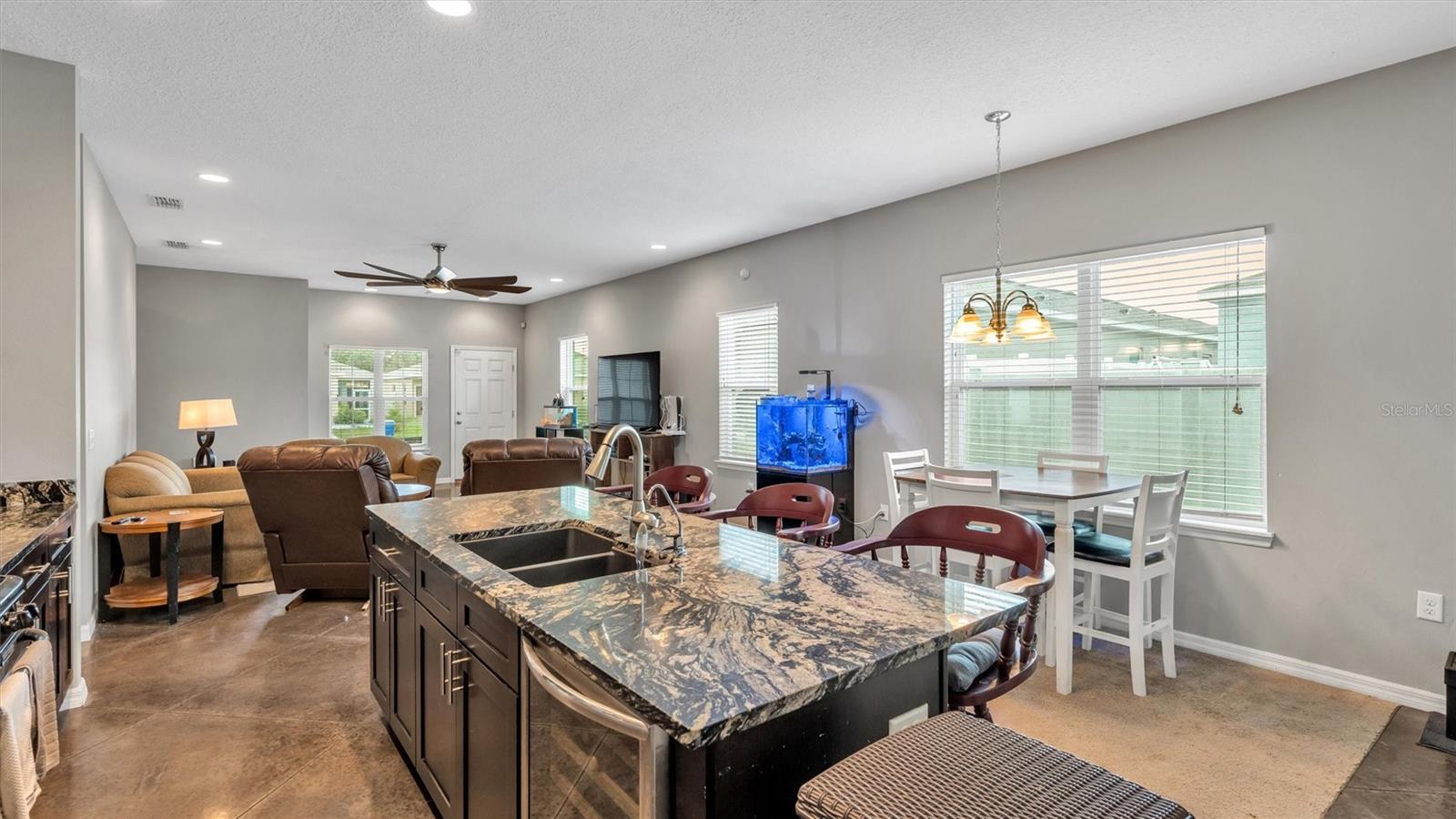 3264 WHISPERING TRAILS AVE