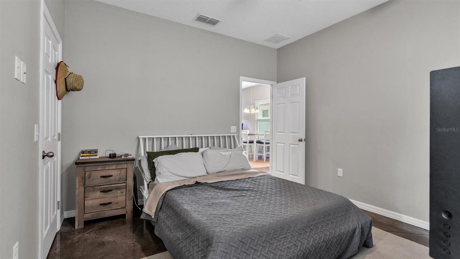 3264 WHISPERING TRAILS AVE