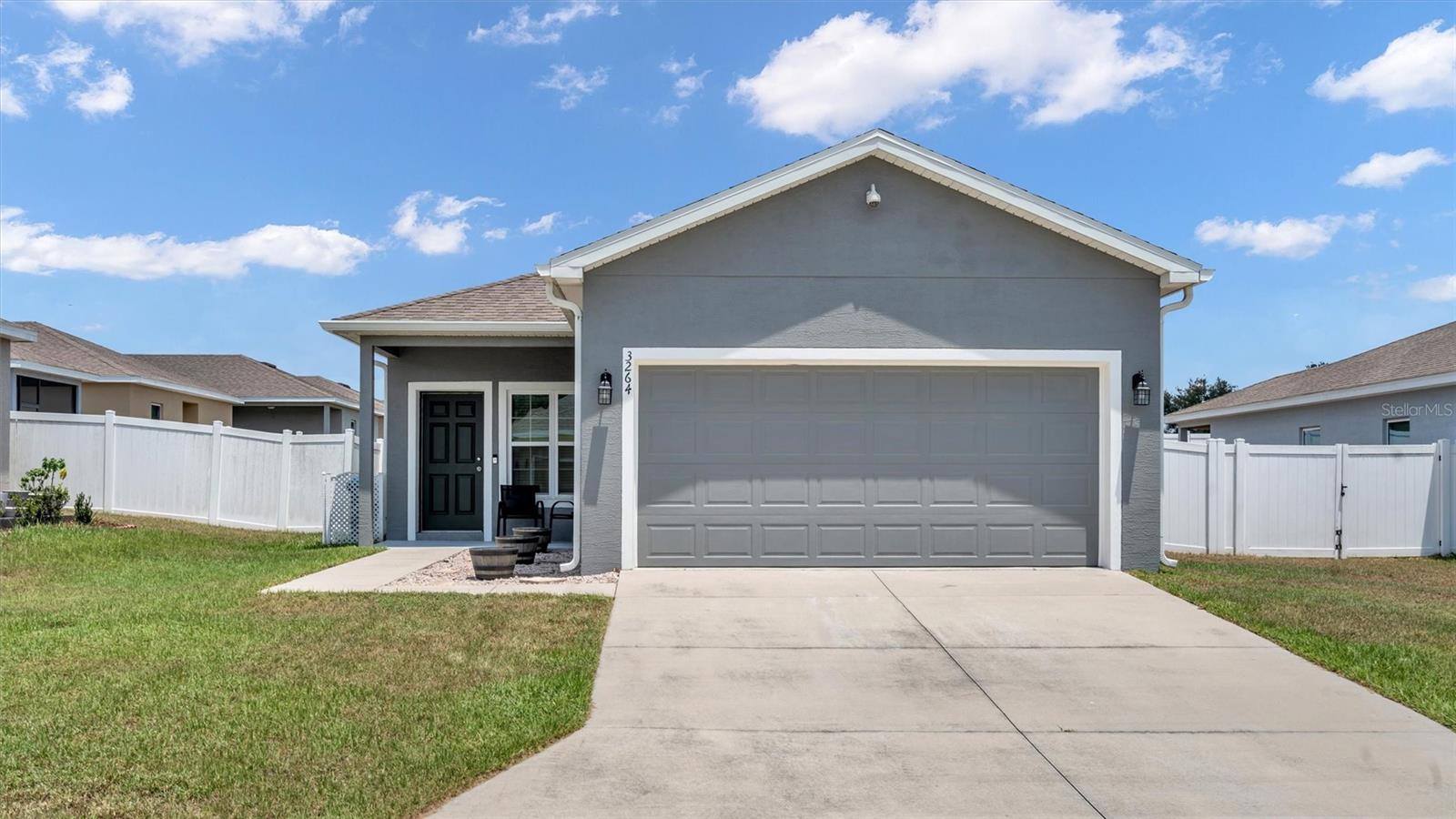 3264 WHISPERING TRAILS AVE