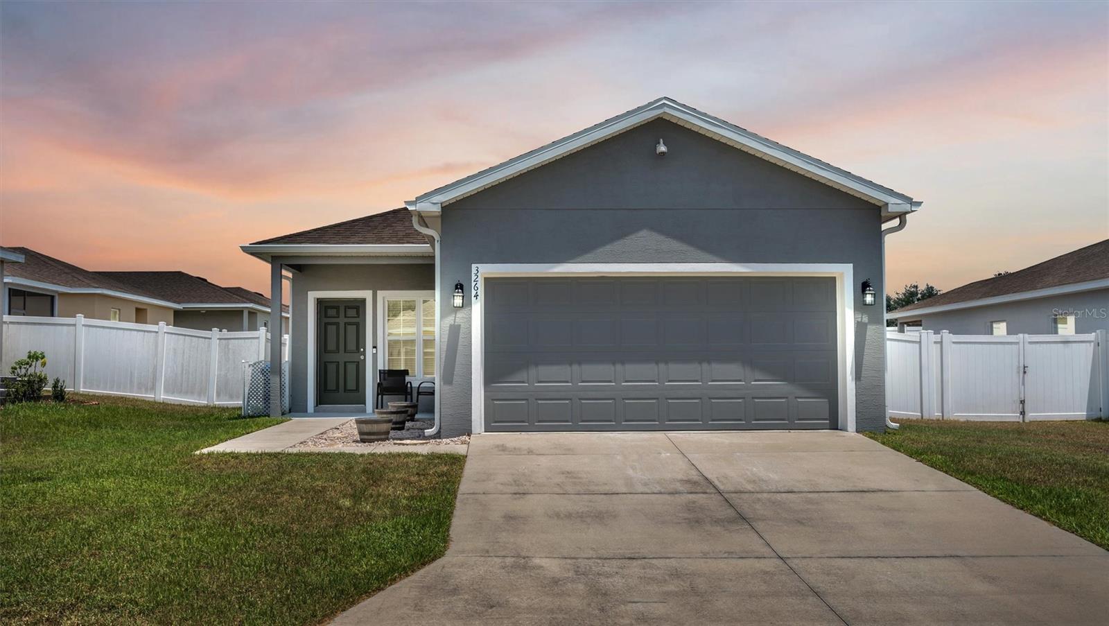 3264 WHISPERING TRAILS AVE