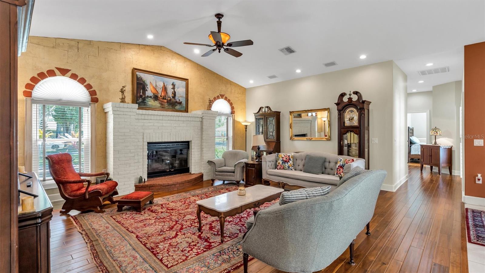 1303 LONGWOOD OAKS BLVD