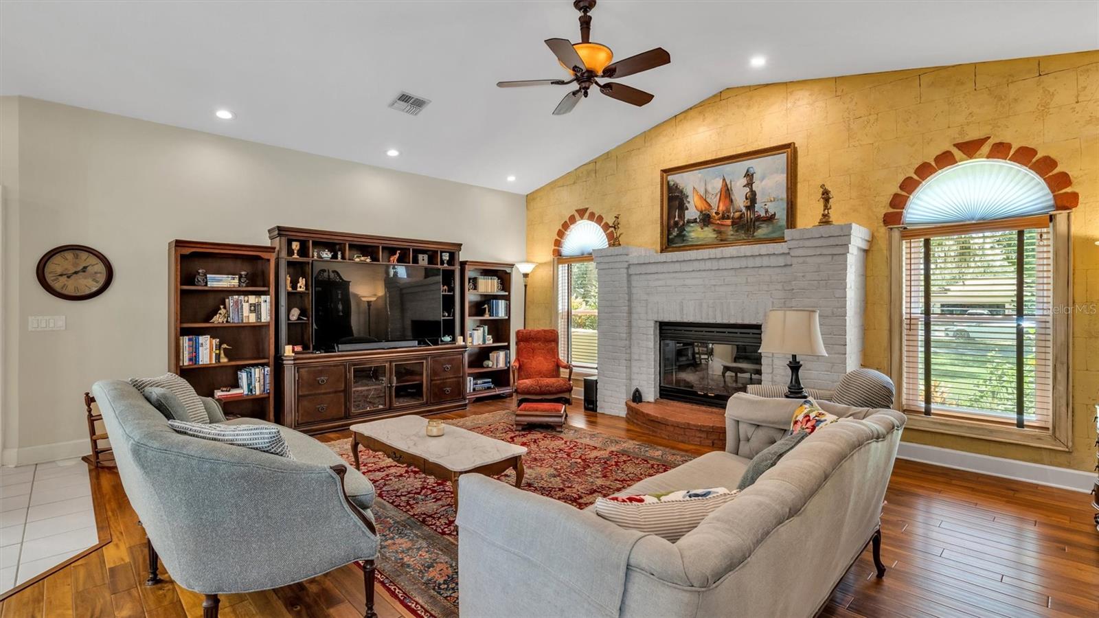 1303 LONGWOOD OAKS BLVD