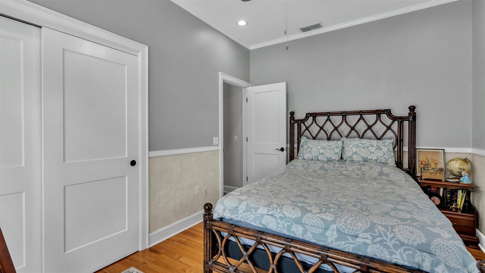 1303 LONGWOOD OAKS BLVD