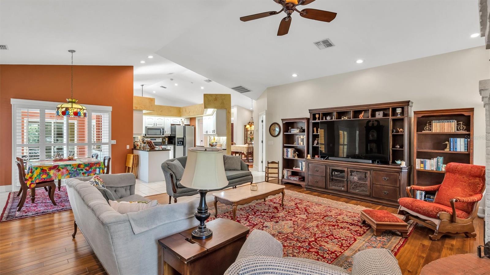 1303 LONGWOOD OAKS BLVD