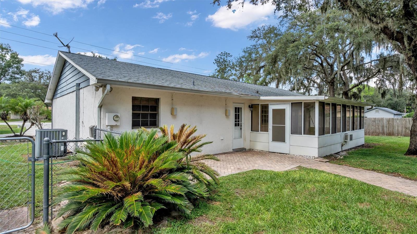 1133 OLD POLK CITY RD