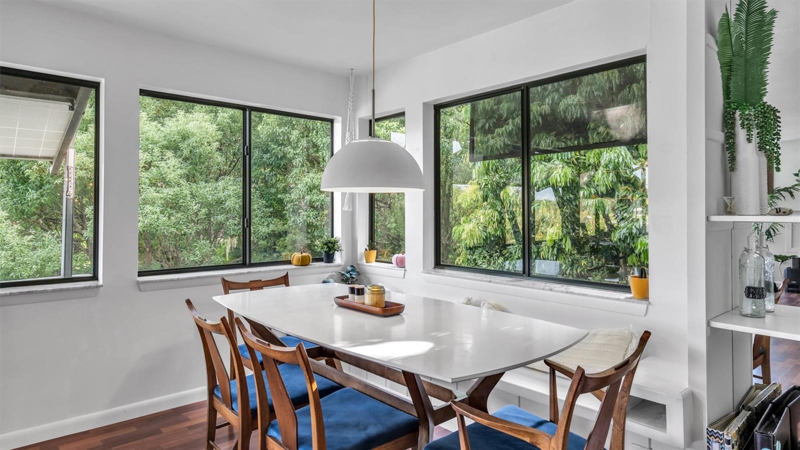 2123 LAKE BENTLEY CT