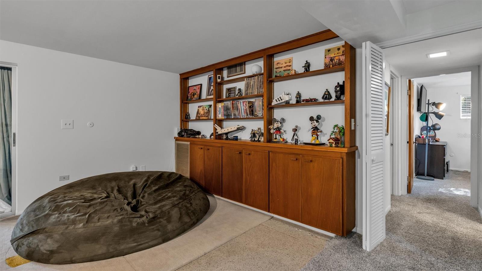 2123 LAKE BENTLEY CT