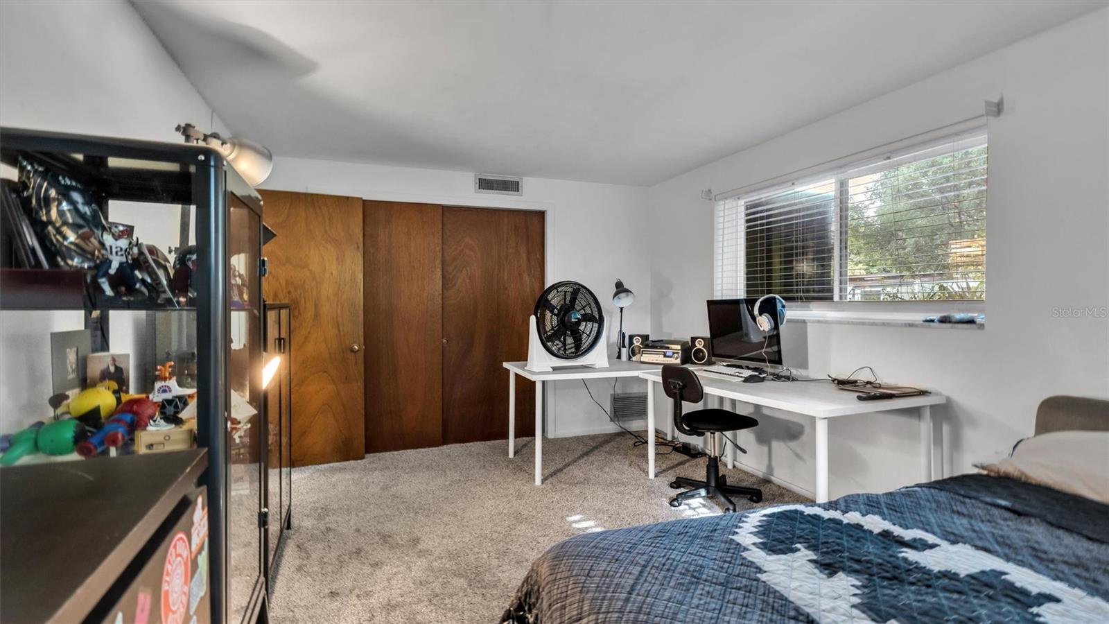 2123 LAKE BENTLEY CT