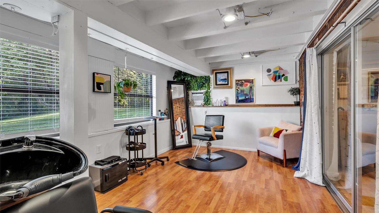 2123 LAKE BENTLEY CT