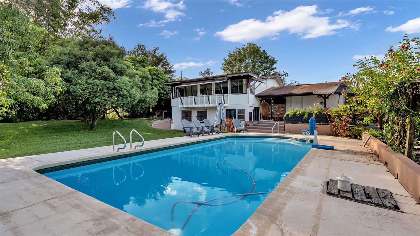 2123 LAKE BENTLEY CT