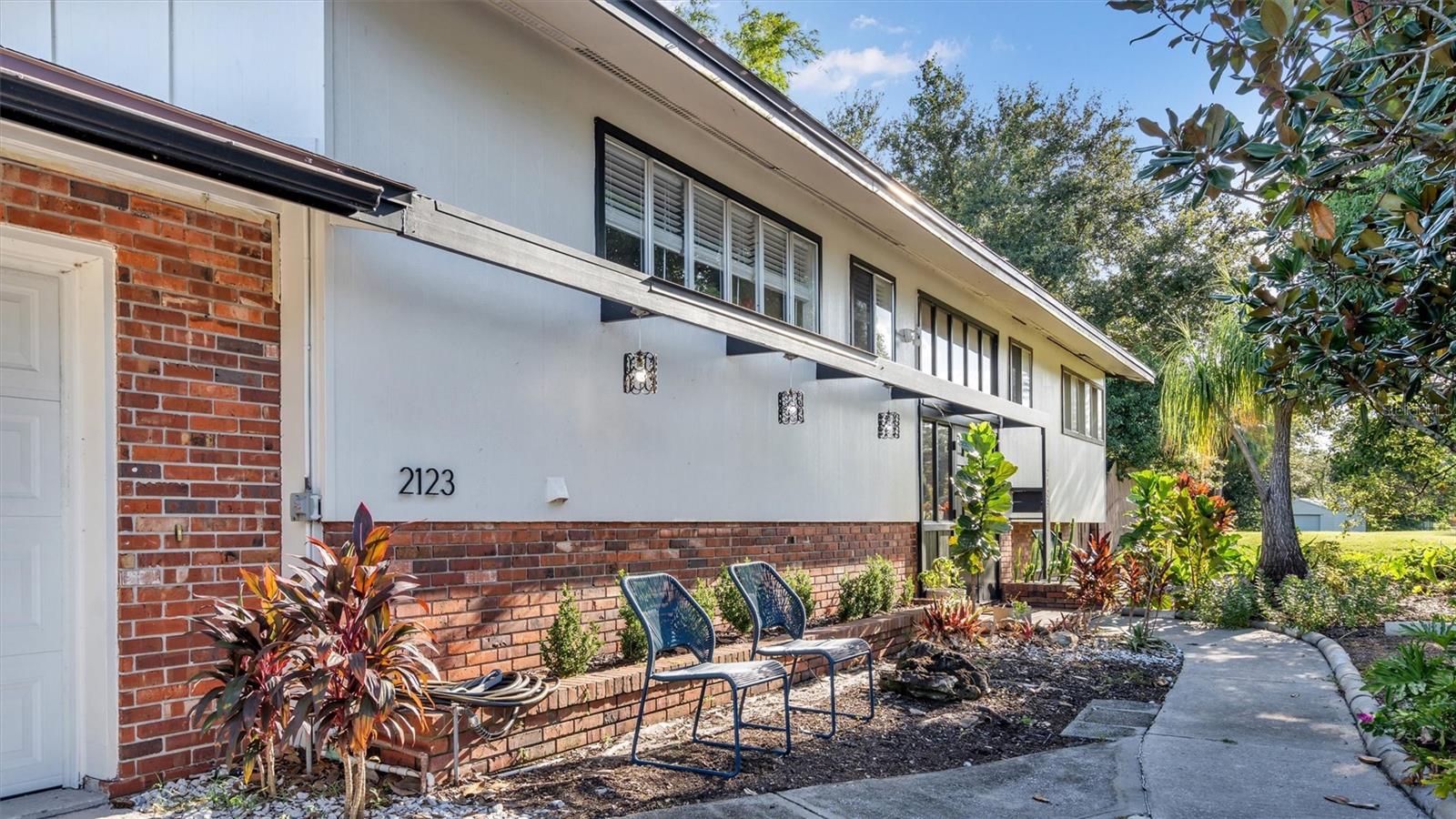 2123 LAKE BENTLEY CT