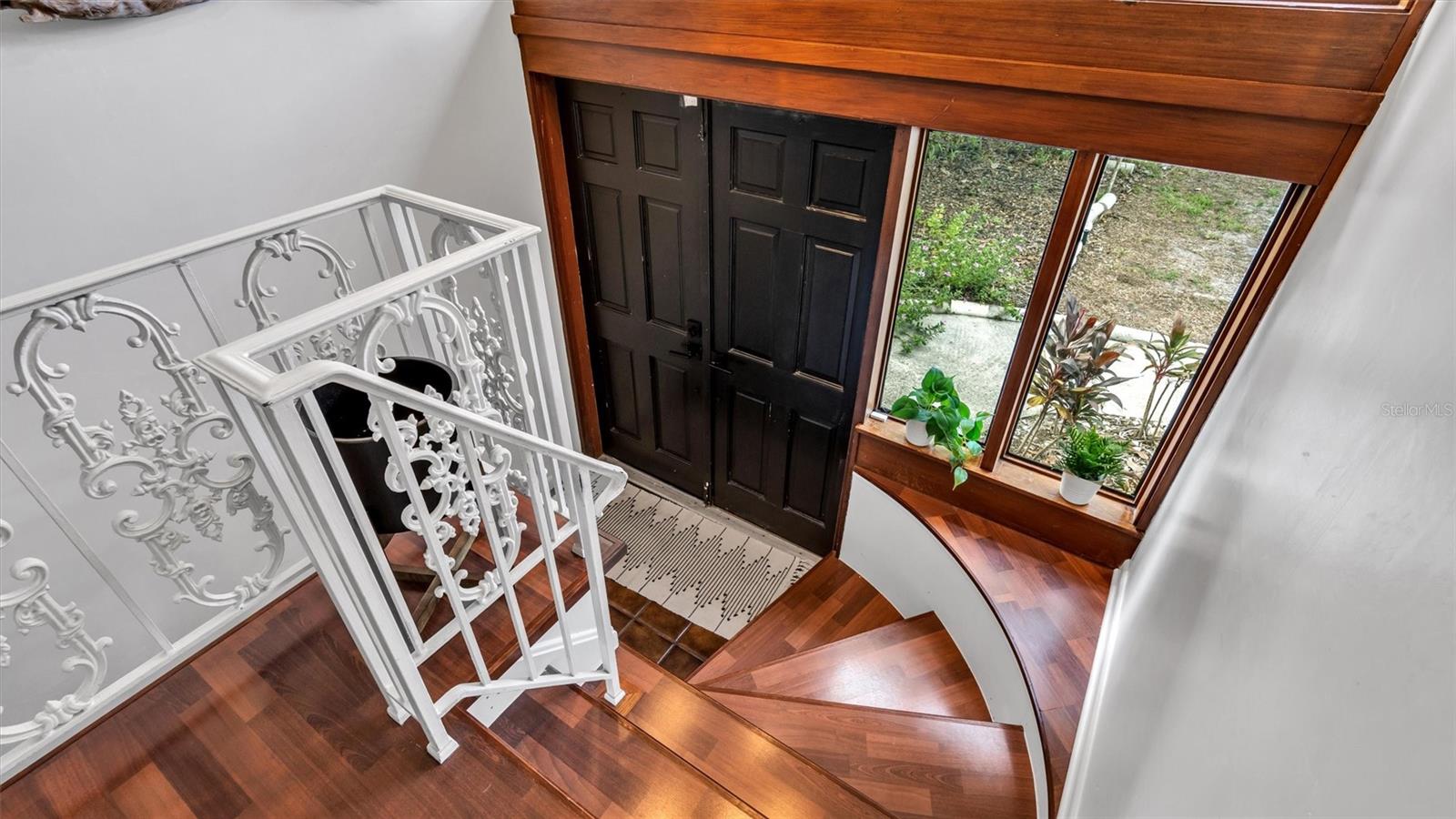 2123 LAKE BENTLEY CT