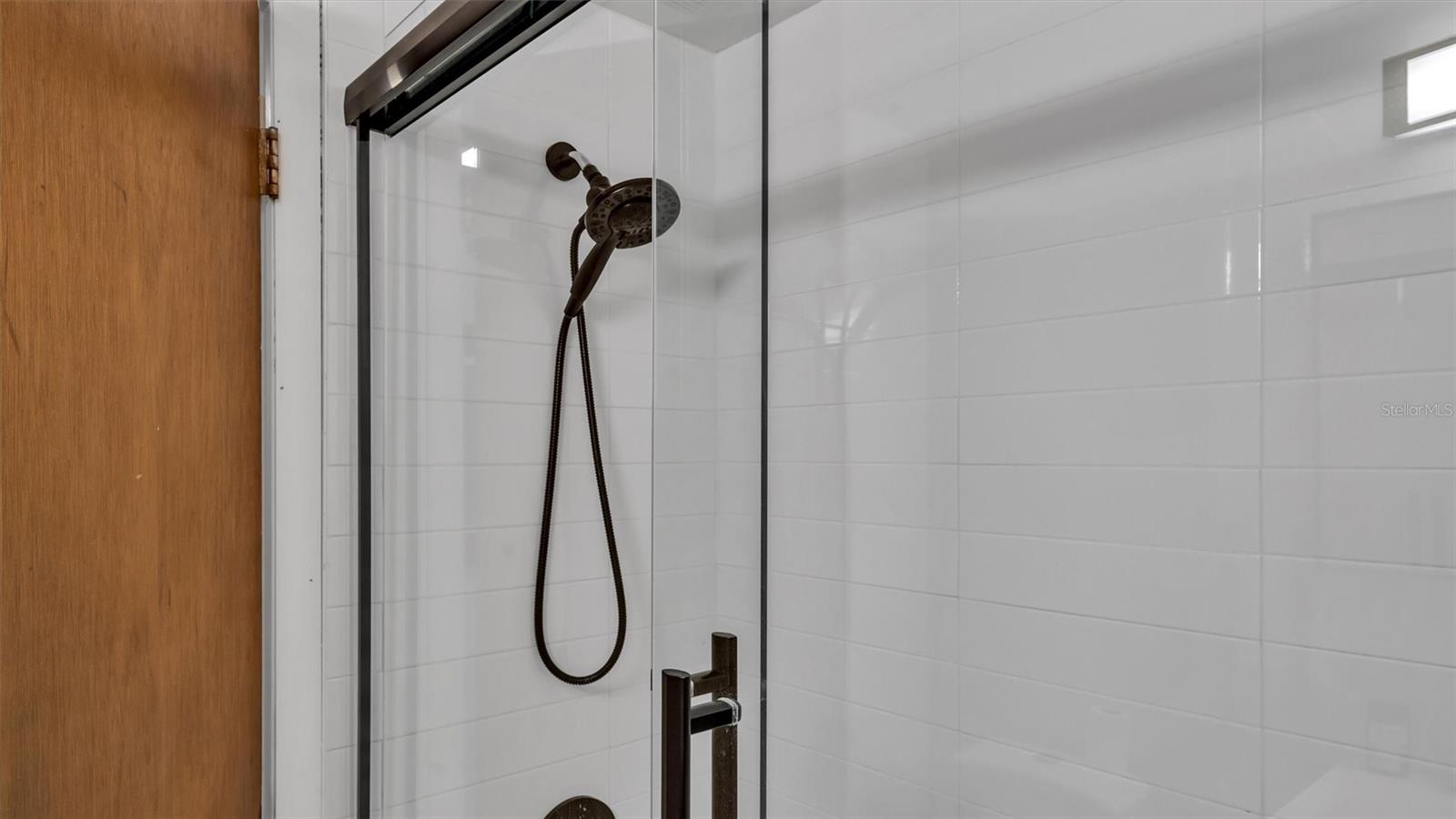 2123 LAKE BENTLEY CT