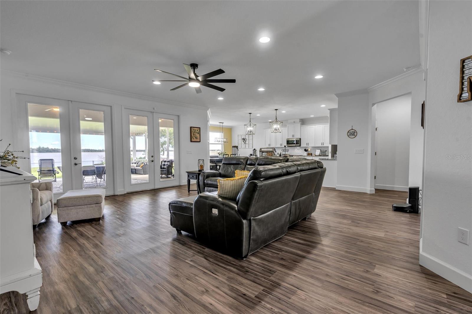 535 SANCTUARY BLVD