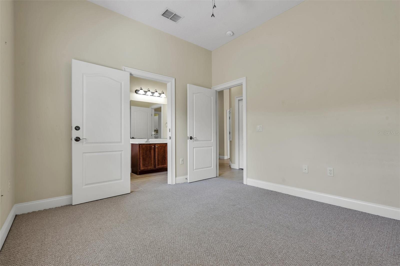 2313 CHESTERFIELD CIR