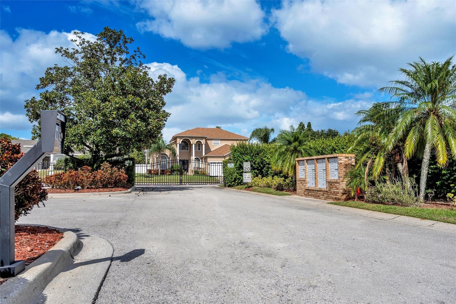 2313 CHESTERFIELD CIR