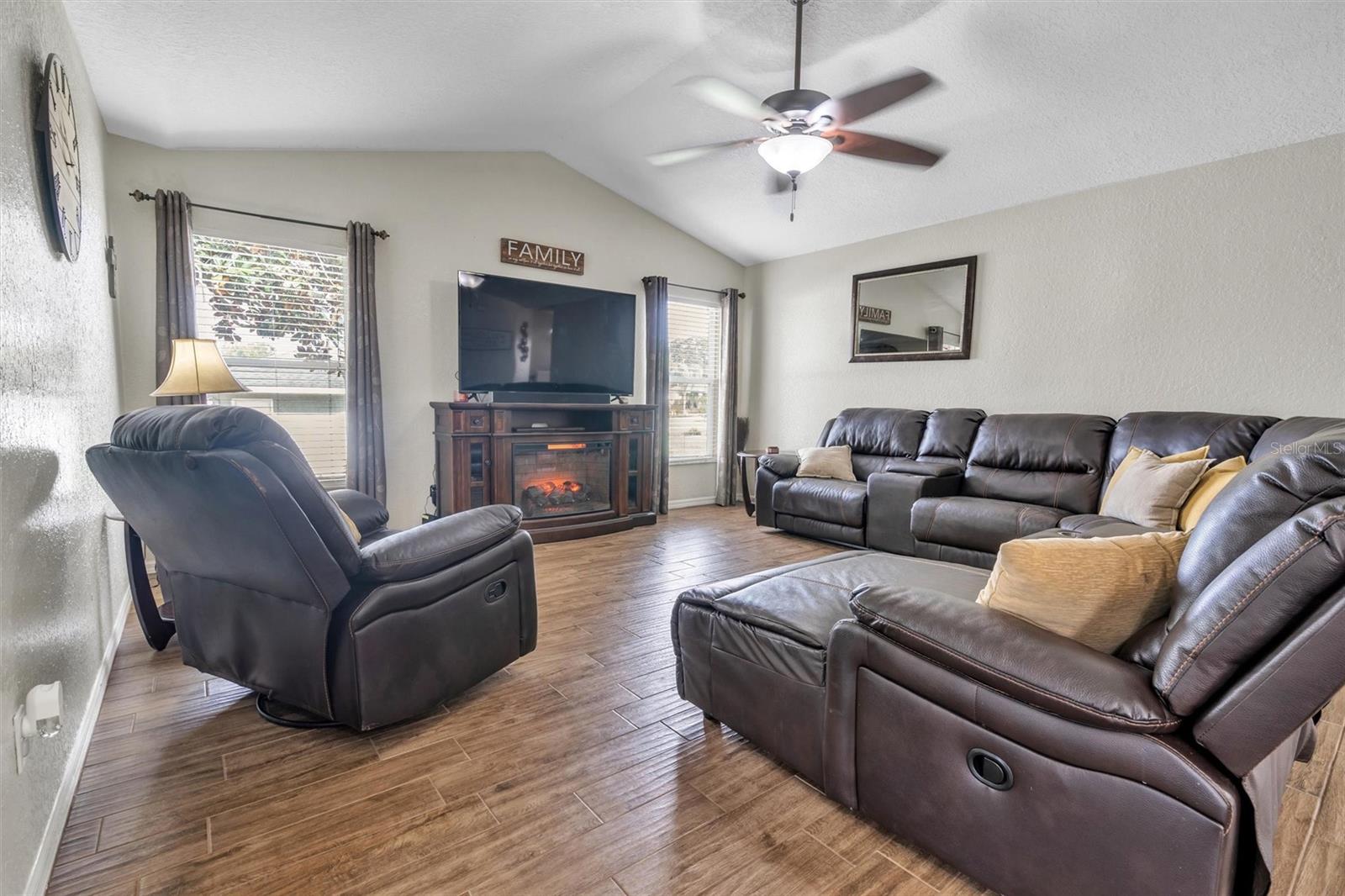 3231 SUMMERLAND HILLS CT