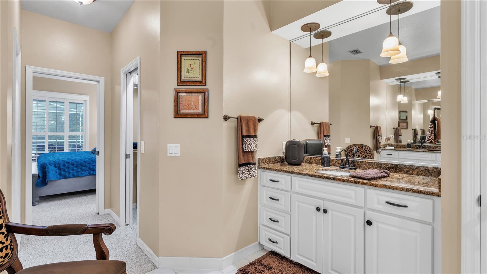 6857 CRESCENT OAKS CIR