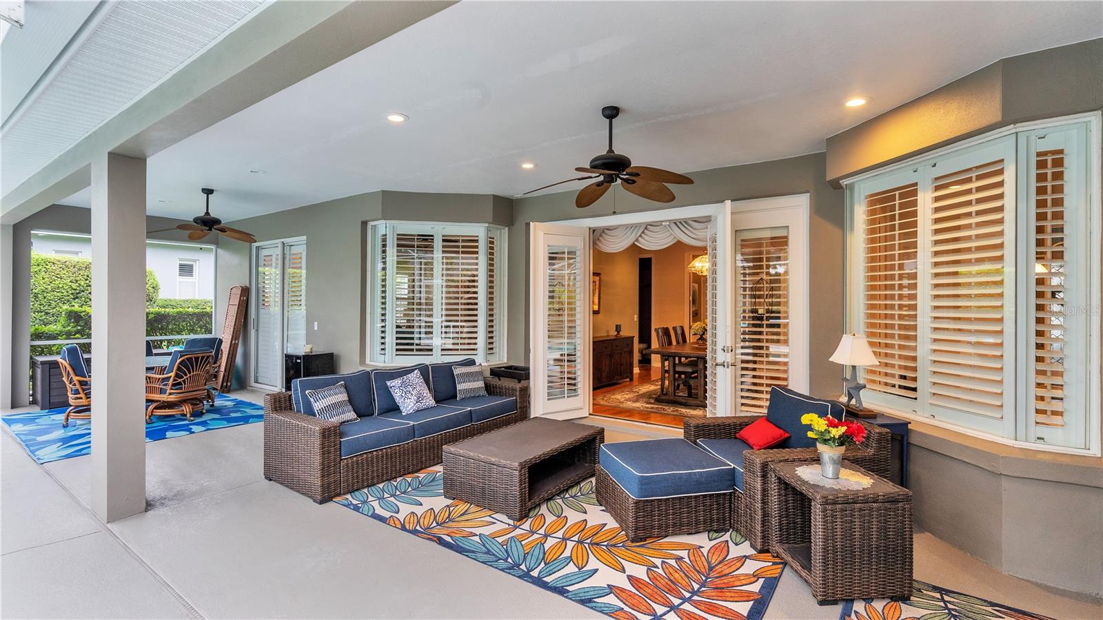 6857 CRESCENT OAKS CIR