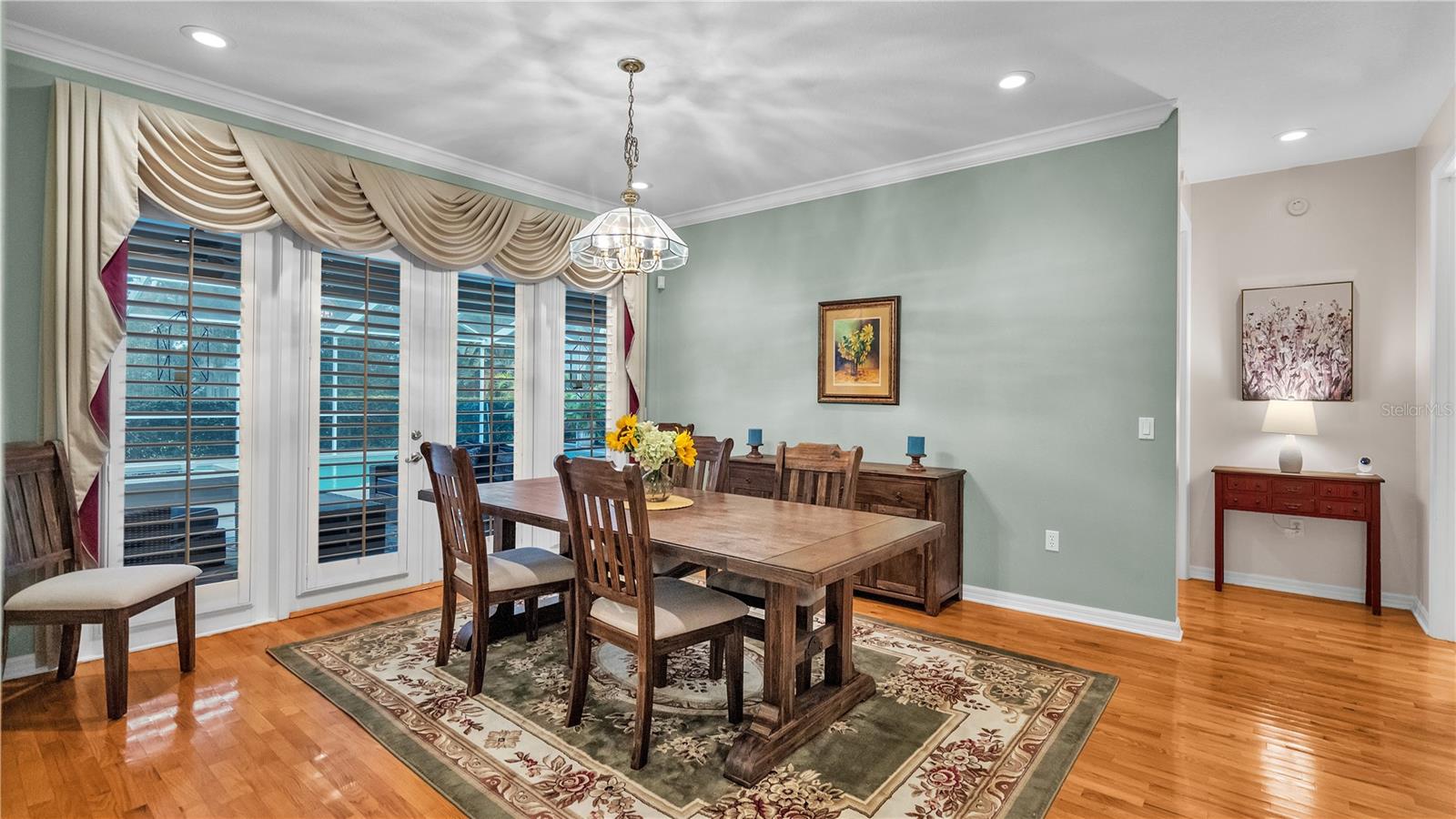 6857 CRESCENT OAKS CIR