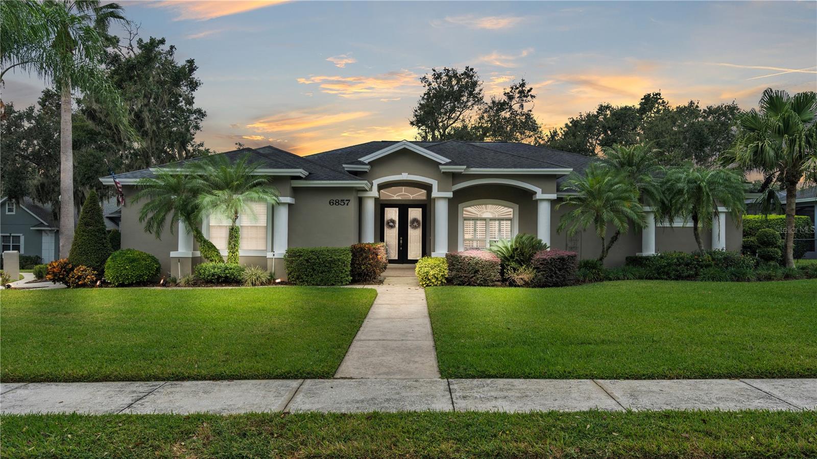 6857 CRESCENT OAKS CIR