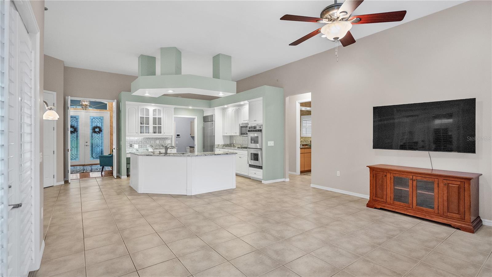 6857 CRESCENT OAKS CIR