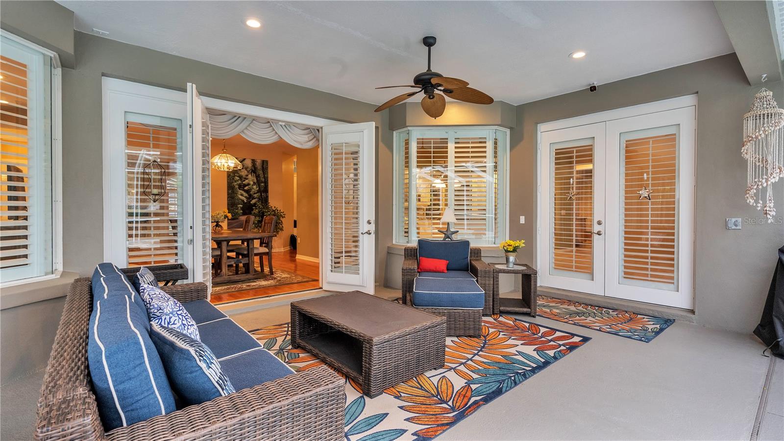 6857 CRESCENT OAKS CIR