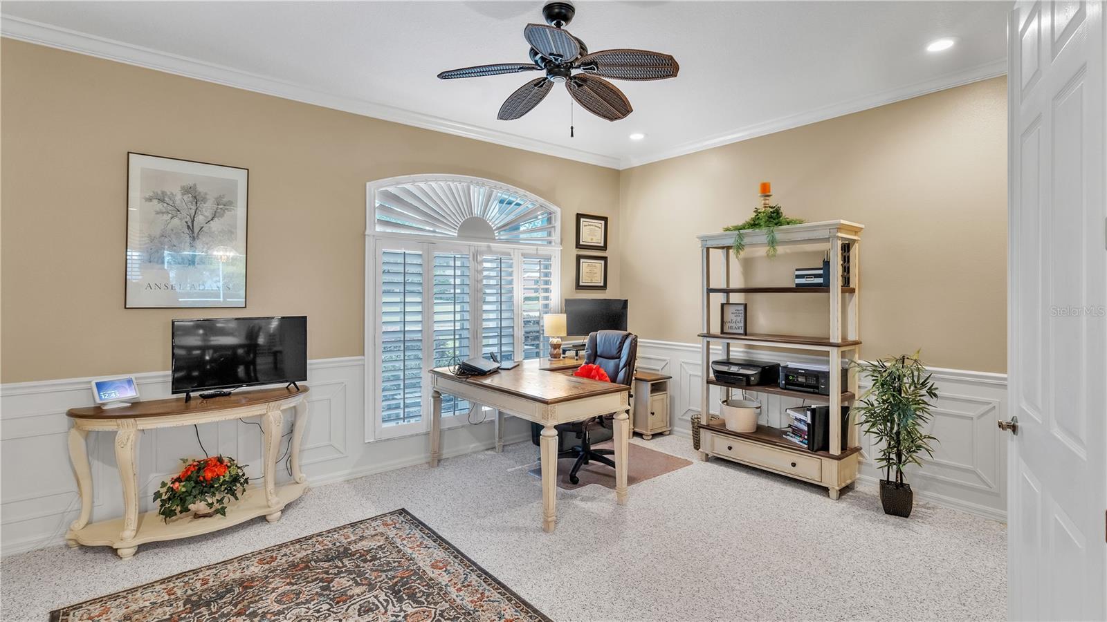 6857 CRESCENT OAKS CIR