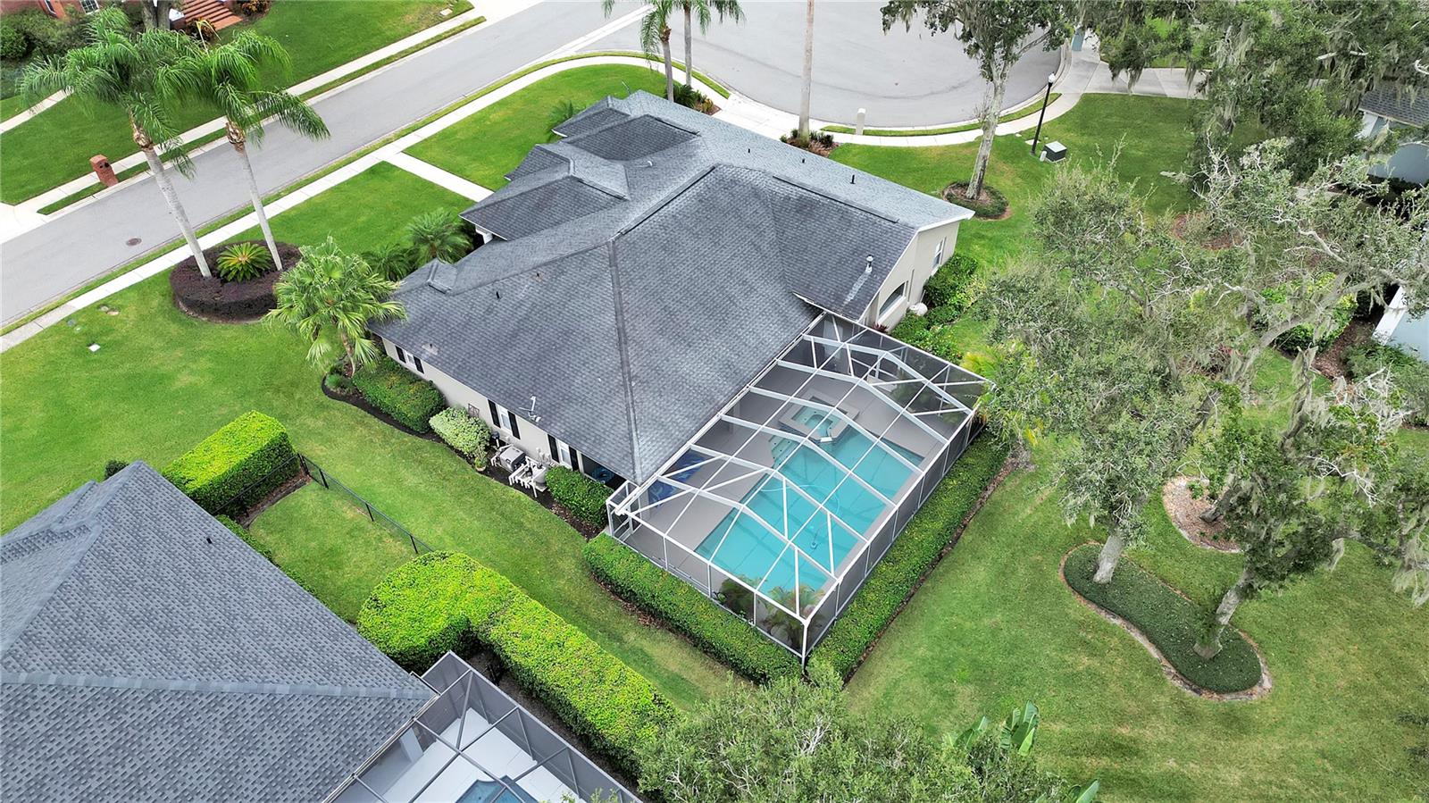 6857 CRESCENT OAKS CIR