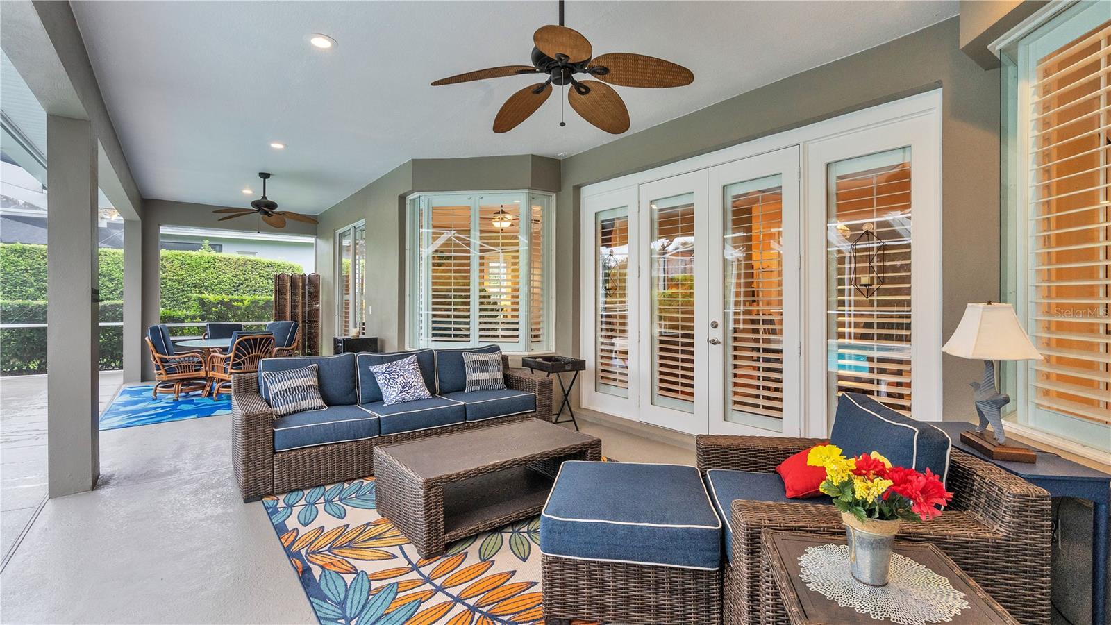 6857 CRESCENT OAKS CIR