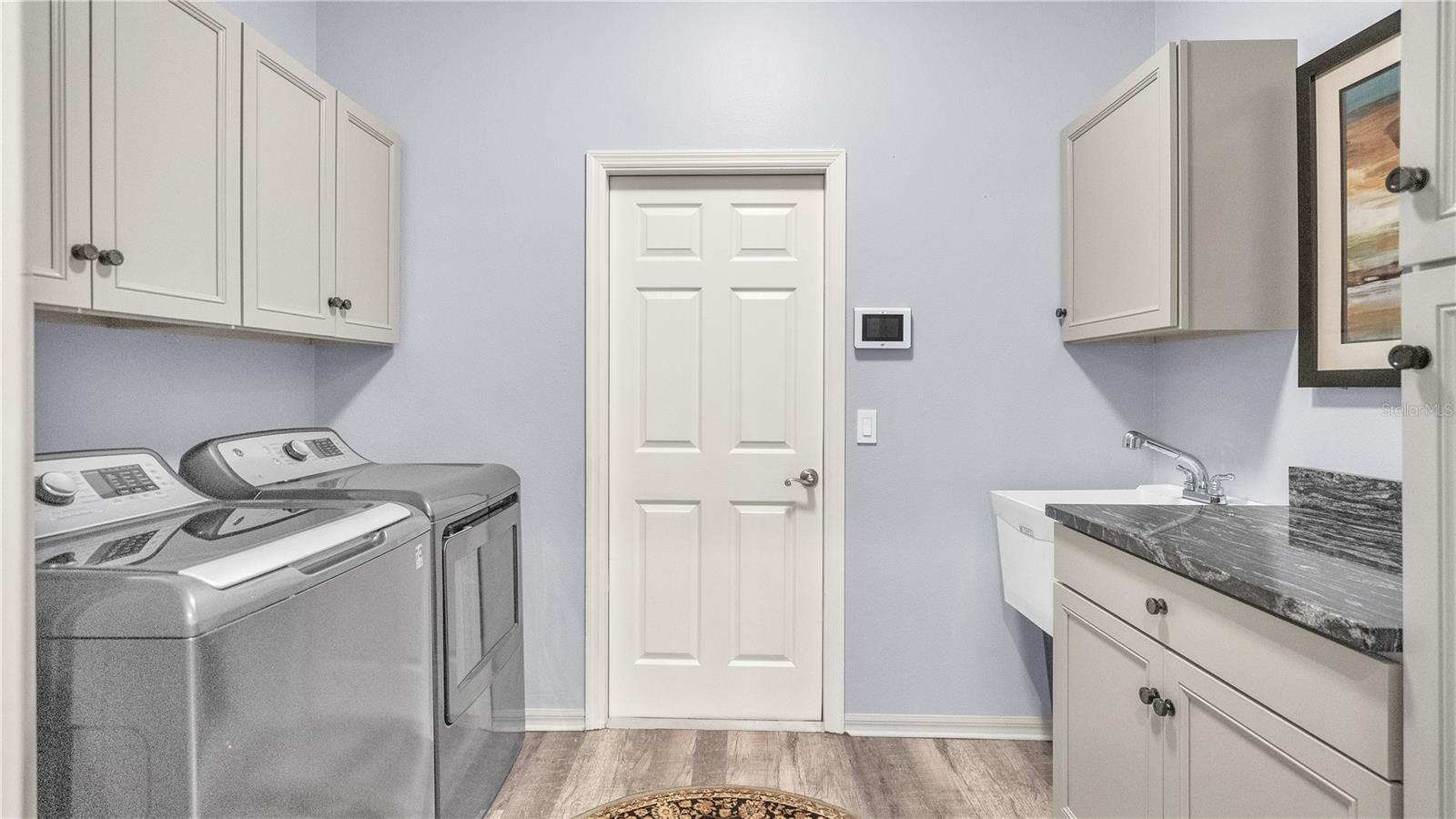 6857 CRESCENT OAKS CIR