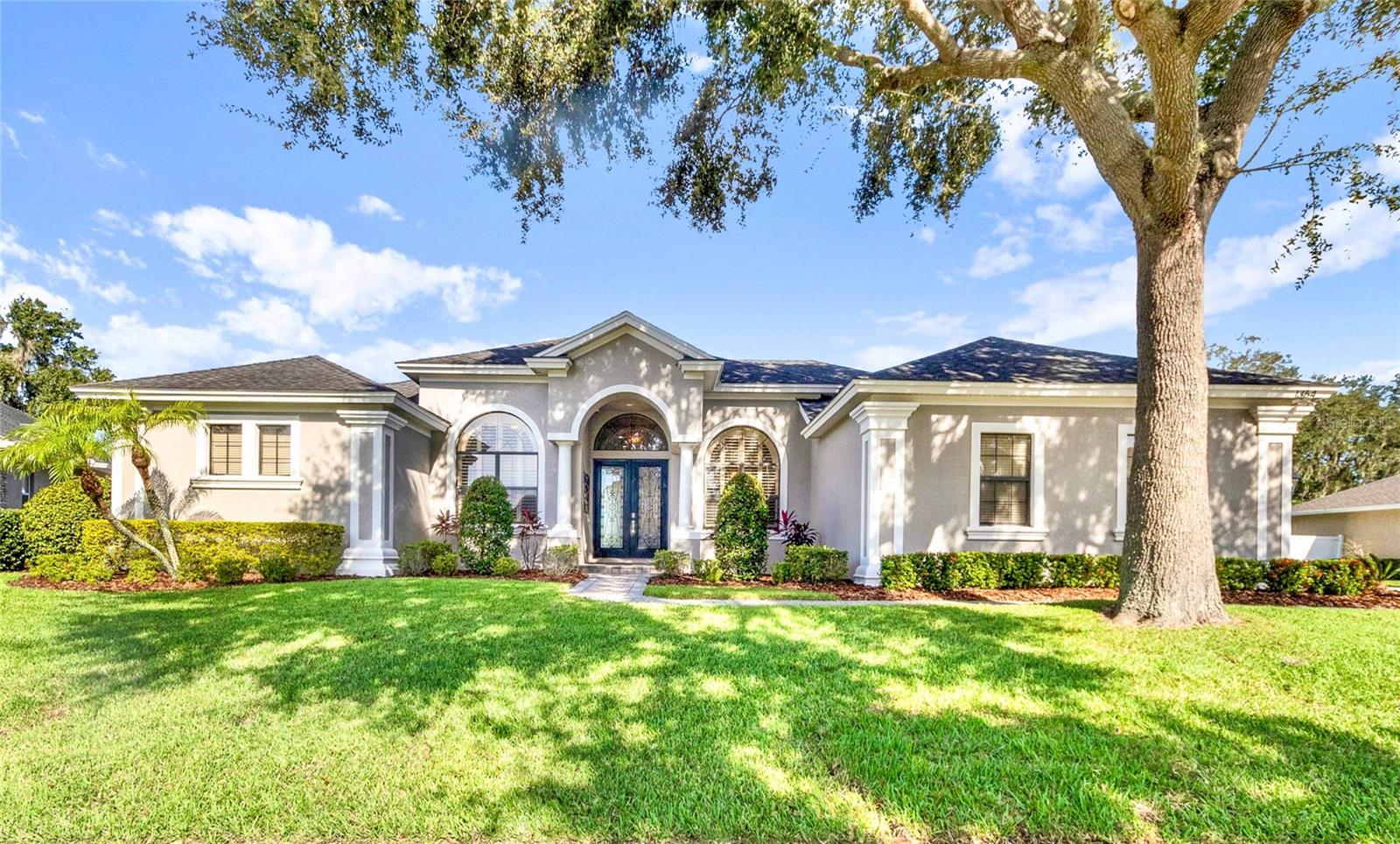 1364 CRESCENT WOODS LOOP